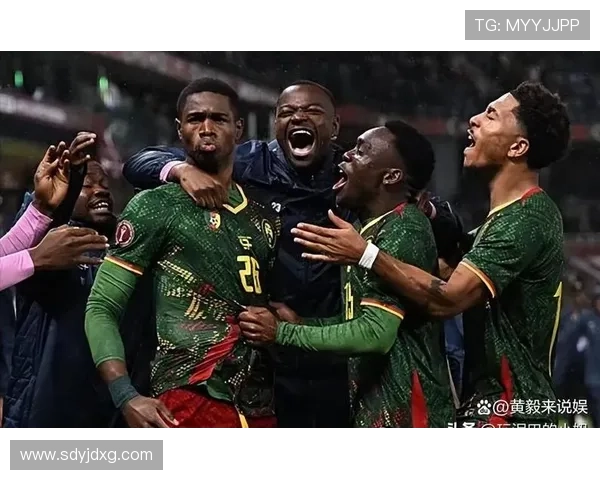 国足防线崩溃遭喀麦隆狂攻